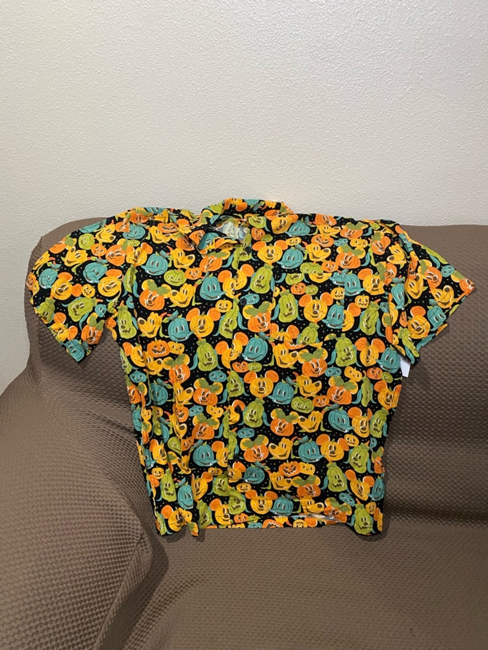 Disney Parks Pumpkin Mickey Mouse Pluto Goofy Donald Duck Halloween Button Up L